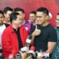 Erick Thohir dan Kaesang Pangarep, serta ejumlah selebriti saat mendaftar Ketua Umum PSSI. (Instagram.com/@seputaret)
